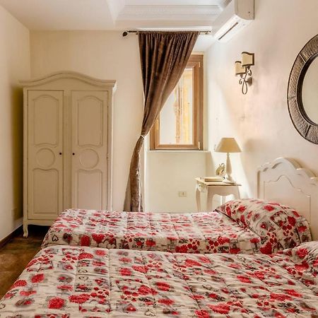 Rome Right In The Ancient Historical Center Two Bedrooms Two Bath, Up To 6 Pax Экстерьер фото